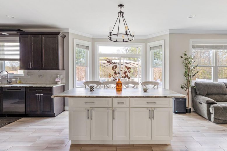 Dining room, Interior, Kitchen, Pendant Lights, Recessed Lighting, Wood Texture Flooring