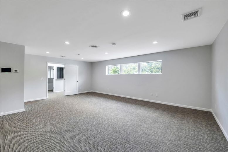 Empty room, Interior, Recessed Lighting