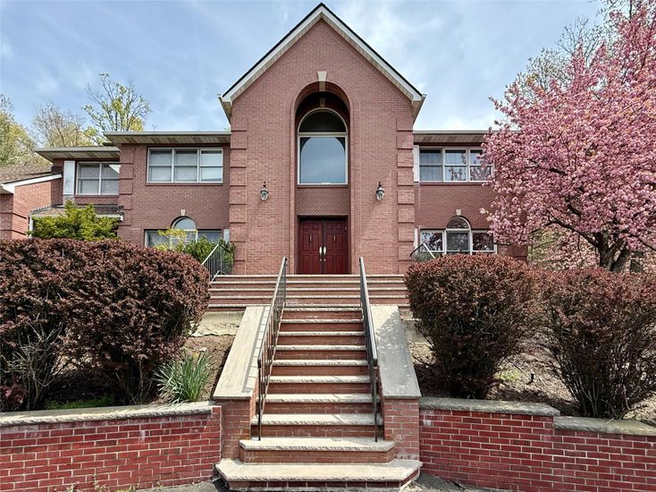 Exterior, Facade, Brick Facade, Brick Traditional