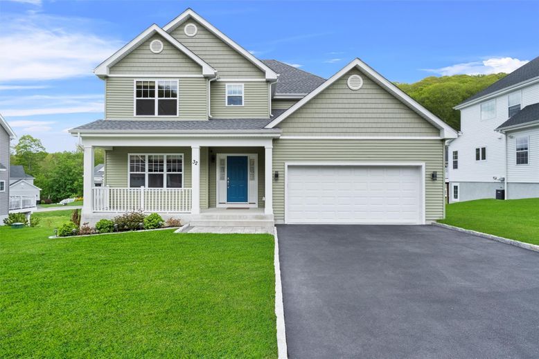 Attached, Exterior, Facade, Farmhouse