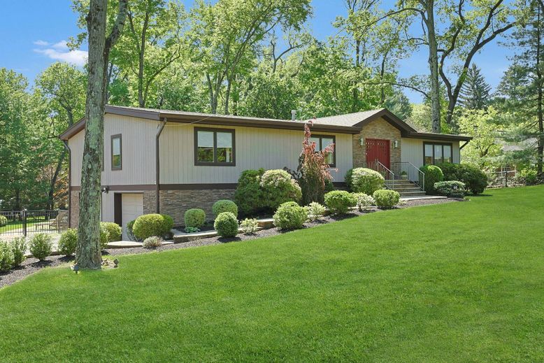 Attached, Backyard, Exterior, Facade, Brick Facade, Split Level