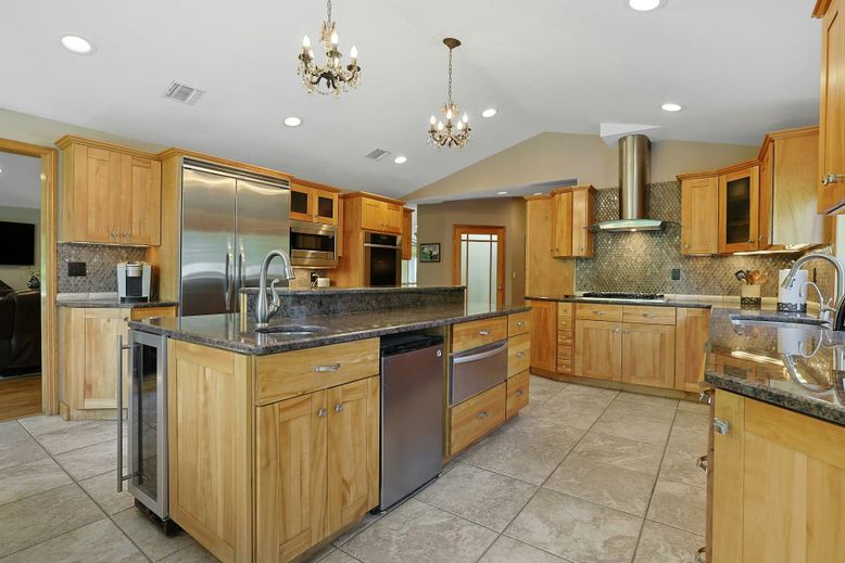 Chandelier, Interior, Kitchen, Recessed Lighting, Stainless Steel Appliances