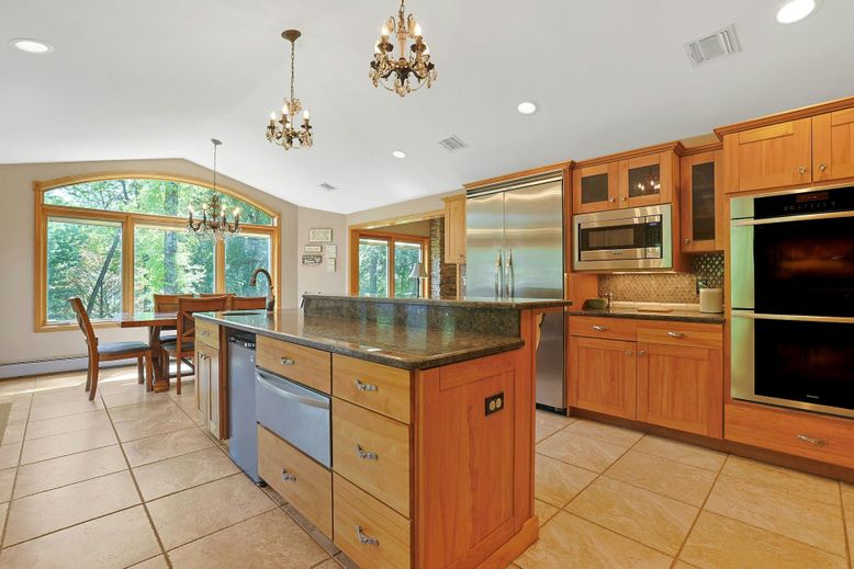 Chandelier, Dining room, Interior, Kitchen, Recessed Lighting, Stainless Steel Appliances