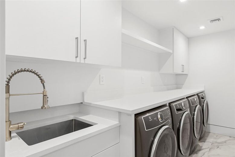 Interior, Marble, Recessed Lighting, Washer