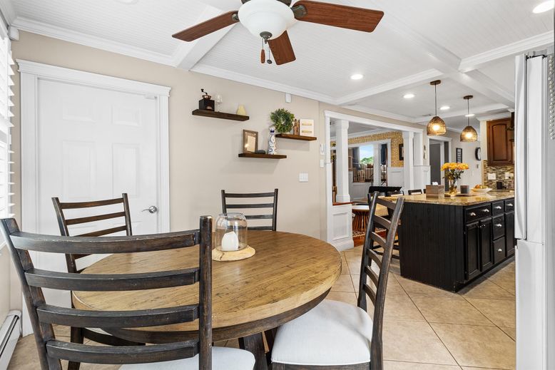 Dining room, Interior, Kitchen, Pendant Lights, Recessed Lighting