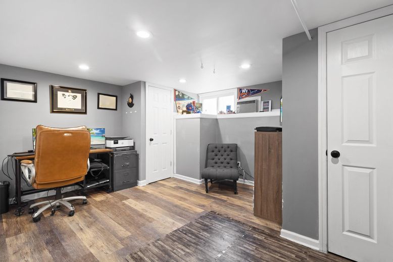 Home Office, Interior, Recessed Lighting, Wood Texture Flooring