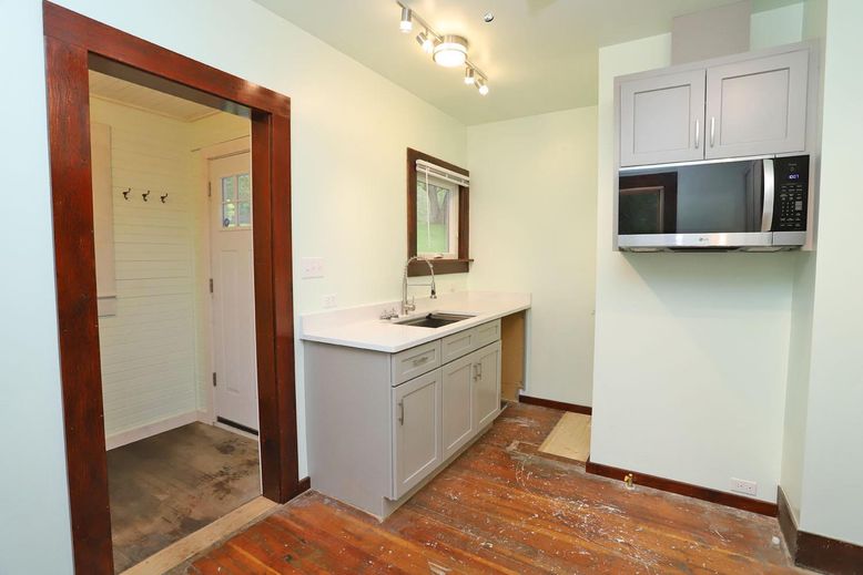 Bathroom, Interior, Kitchen, Stainless Steel Appliances, Wood Texture Flooring
