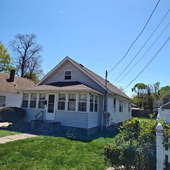 Exterior, Facade, Queen Anne Victorian
