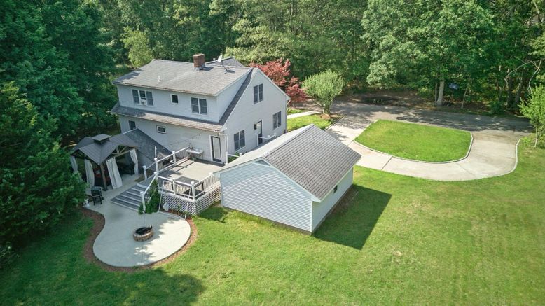 Exterior, Drone