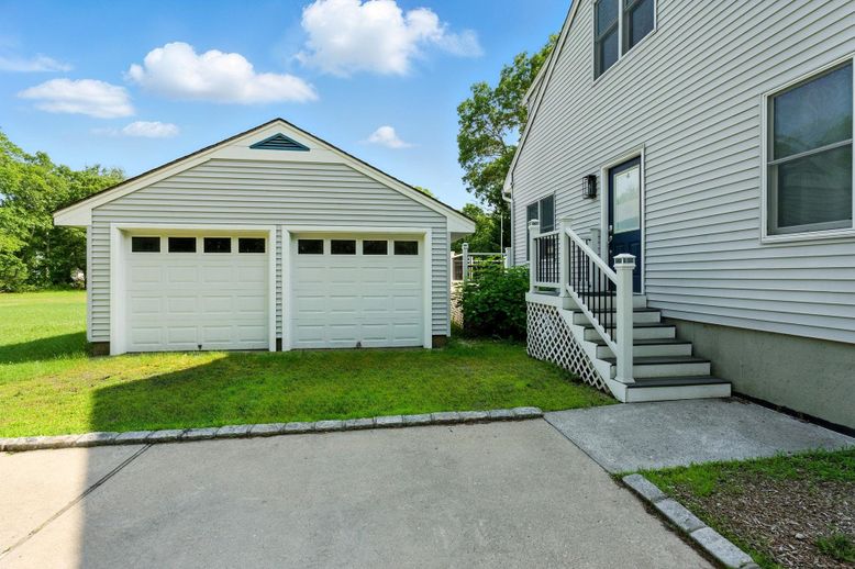 Detached Garage, Exterior