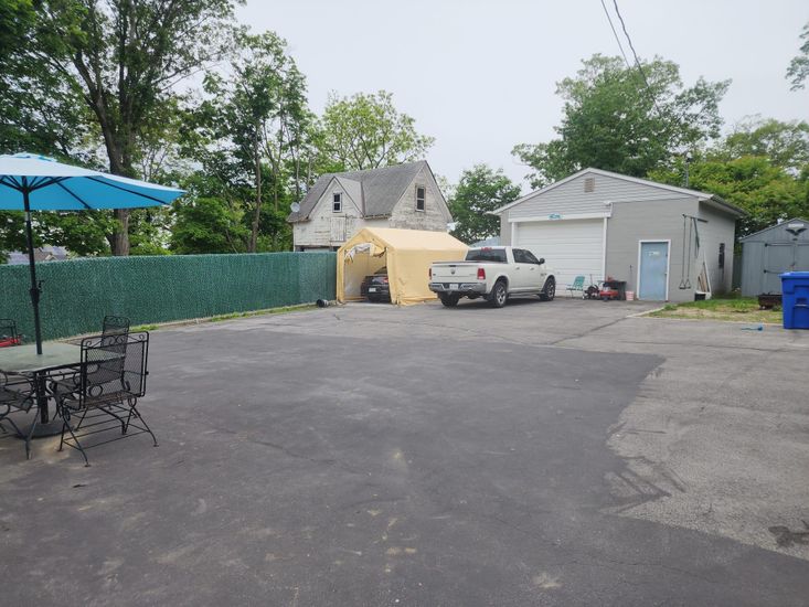 Detached Garage, Exterior