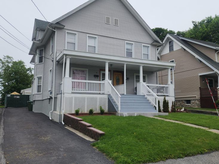 Exterior, Facade, Queen Anne Victorian