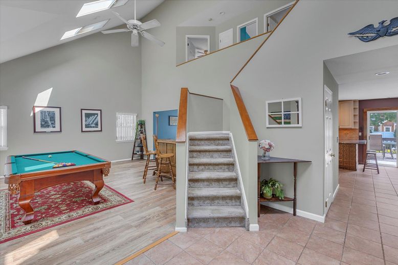 Billiard Table, Game Room, Interior, Wood Texture Flooring