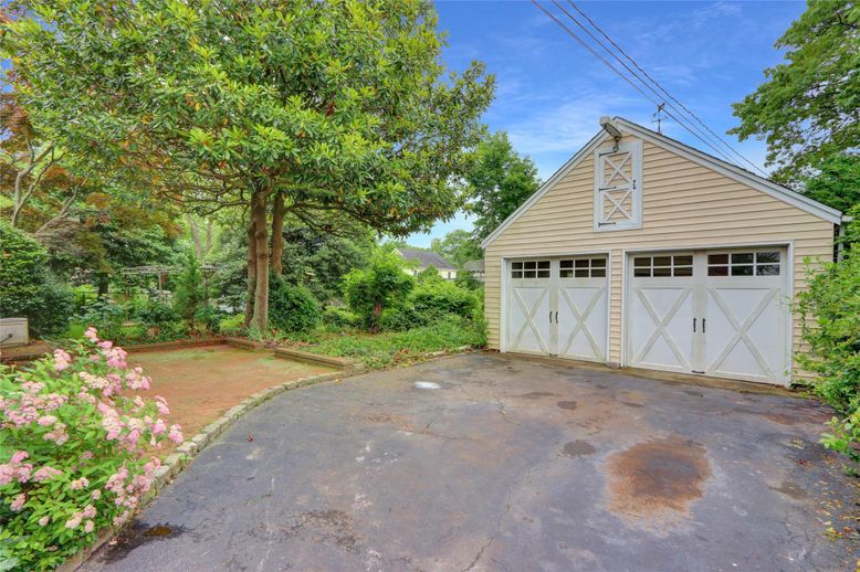 Detached Garage, Exterior