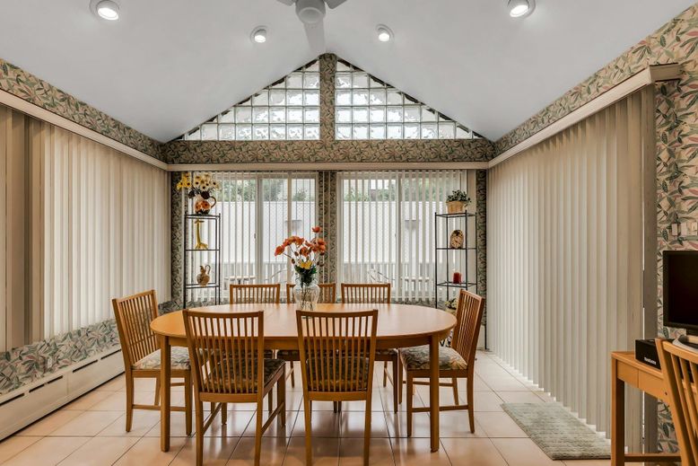 Dining room, Interior, Recessed Lighting