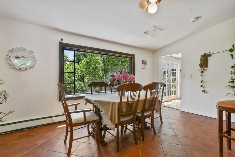 Dining room, Interior