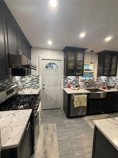 Interior, Kitchen, Pendant Lights, Recessed Lighting, Stainless Steel Appliances