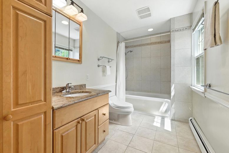 Bathroom, Interior, Recessed Lighting