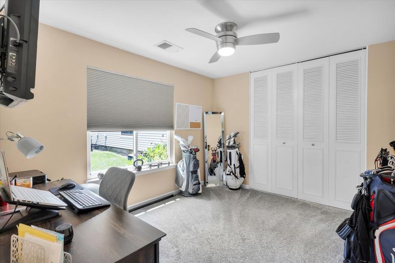 Home Office, Interior