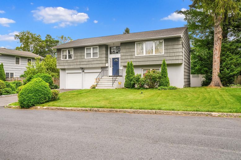 Attached, Exterior, Facade, Raised Ranch