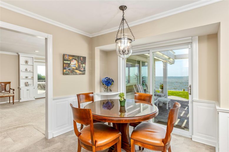 Dining room, Interior, Pendant Lights, Recessed Lighting, Water