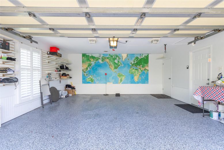 Garage, Interior