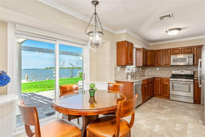 Dining room, Interior, Kitchen, Pendant Lights, Stainless Steel Appliances, Water