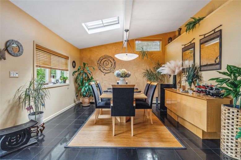 Dining room, Interior, Pendant Lights