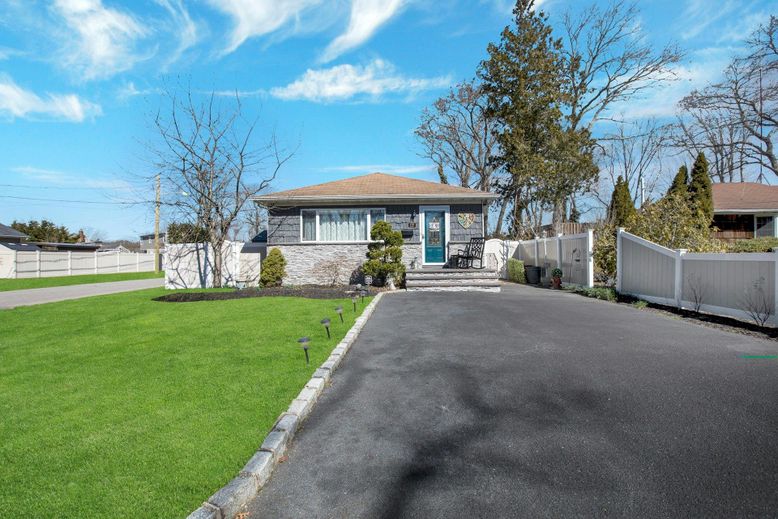 Backyard, Exterior, Facade, Ranch