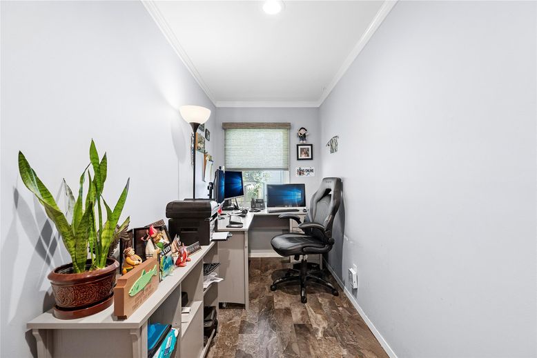 Home Office, Interior, Recessed Lighting, Wood Texture Flooring