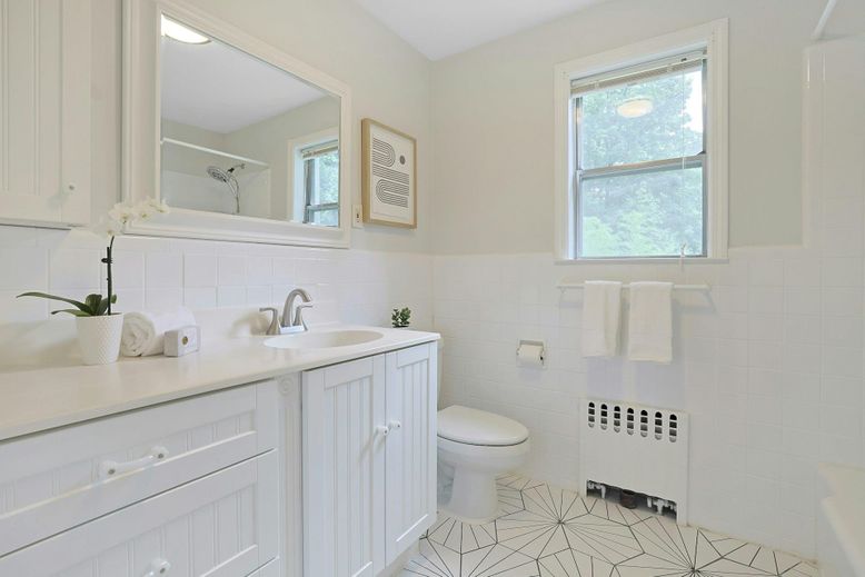 Bathroom, Interior, Recessed Lighting
