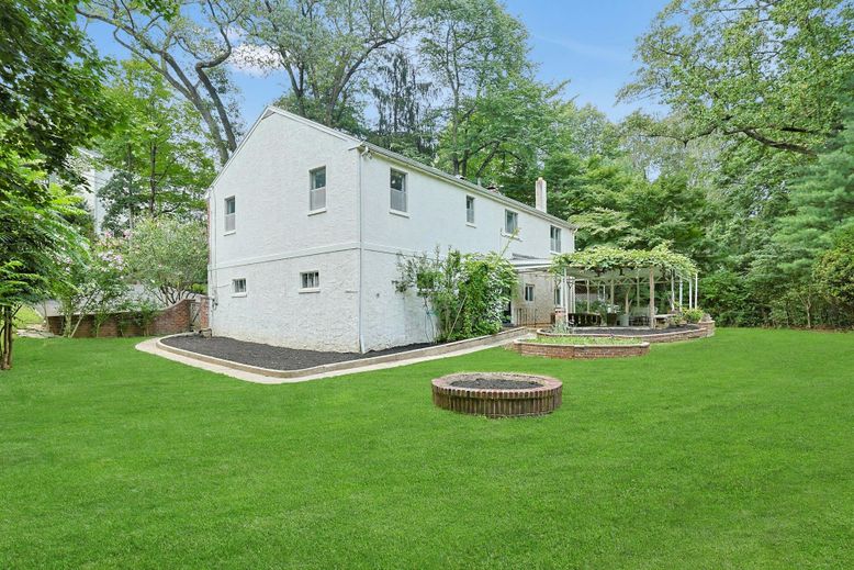 Backyard, Exterior, Hot Tub