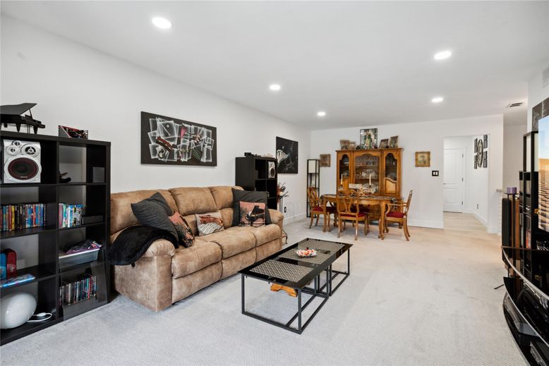 Dining room, Interior, Living room, Recessed Lighting