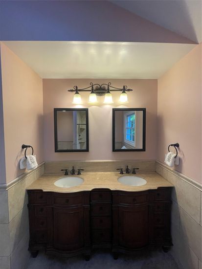 Bathroom, Dual Sink Vanities, Interior