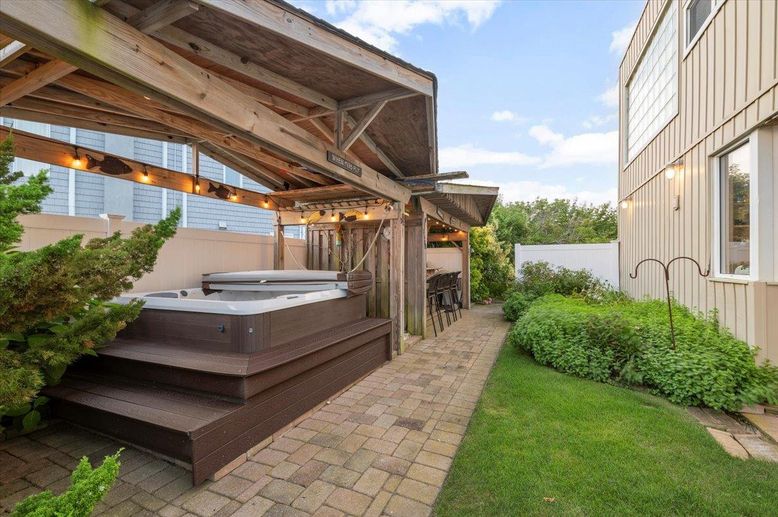 Backyard, Exterior, Hot Tub