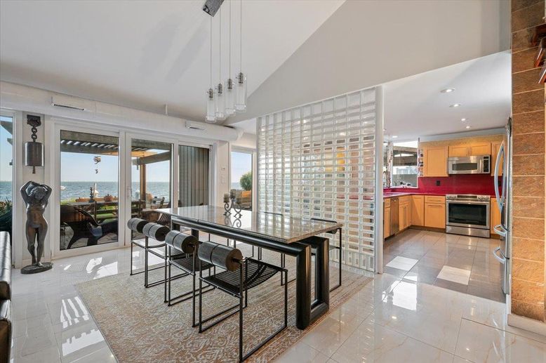 Dining room, Interior, Kitchen, Pendant Lights, Recessed Lighting, Stainless Steel Appliances, Water