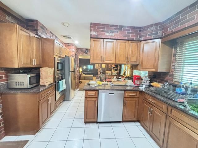 Interior, Kitchen, Recessed Lighting, Stone Walls