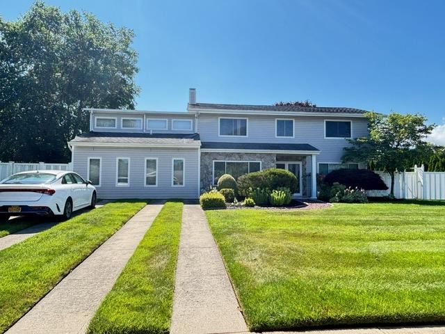 Backyard, Exterior, Facade, Raised Ranch