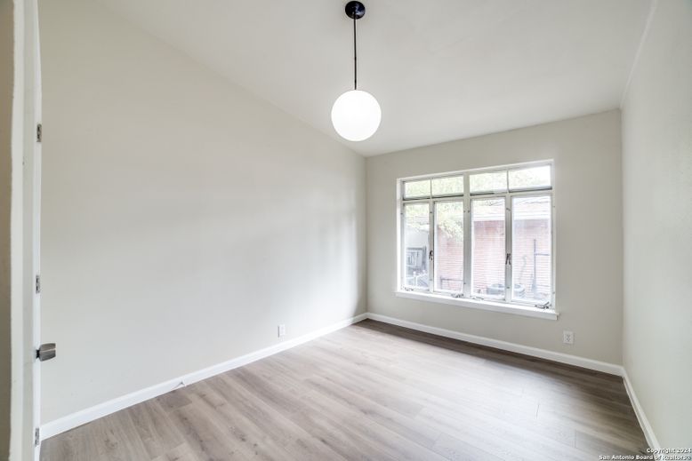 Empty room, Interior, Pendant Lights, Wood Texture Flooring