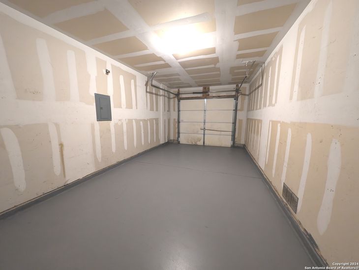 Garage, Interior