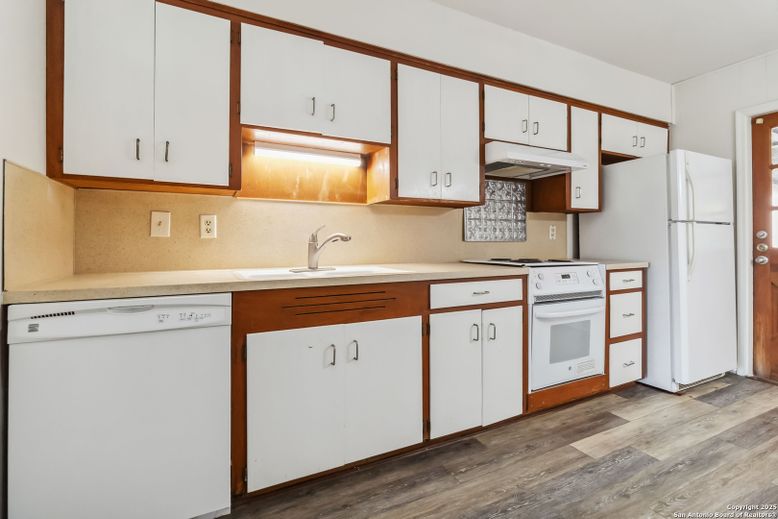 Interior, Kitchen, Wood Texture Flooring