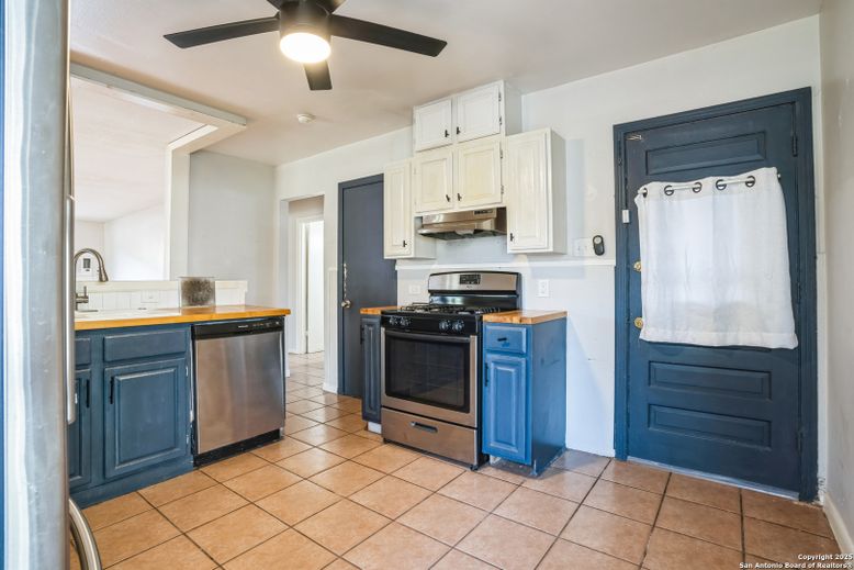 Interior, Kitchen, Stainless Steel Appliances