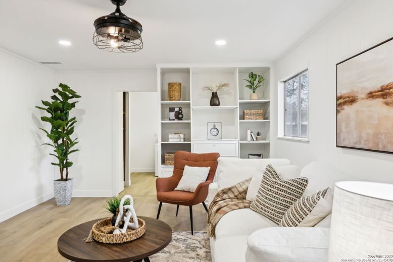 Interior, Living room, Recessed Lighting, Wood Texture Flooring