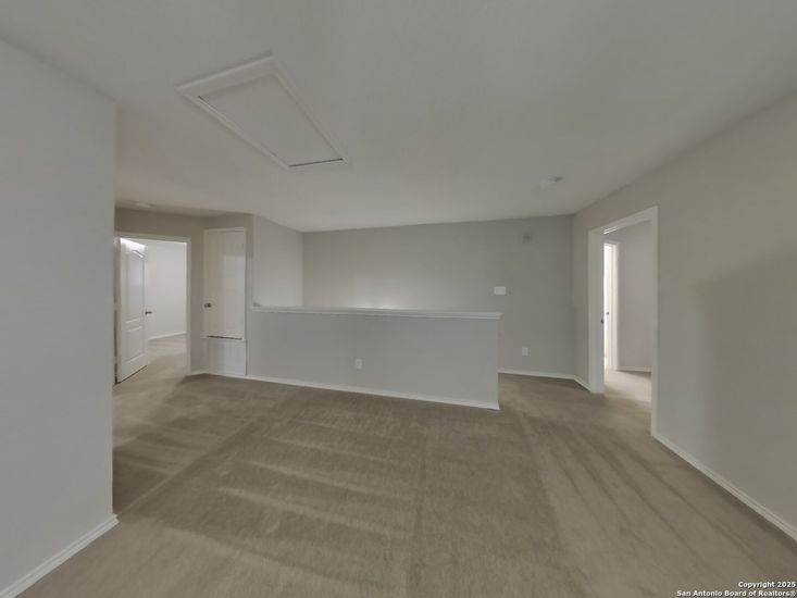 Empty room, Interior