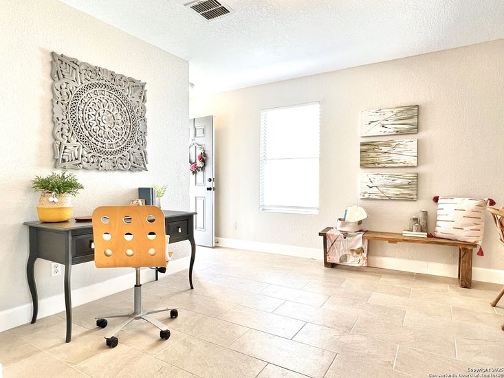 Home Office, Interior