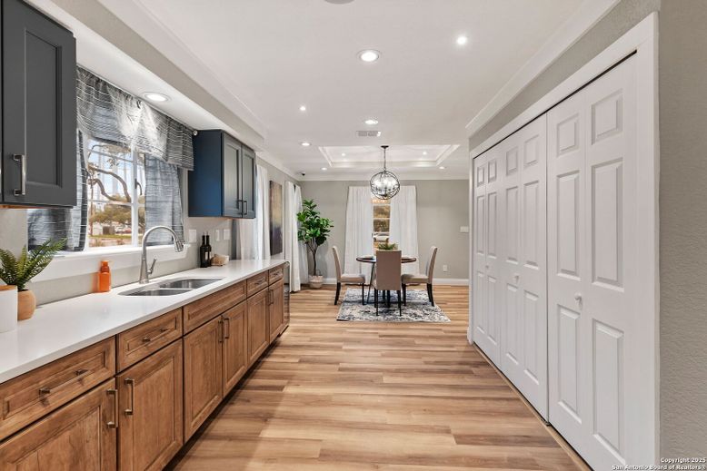 Chandelier, Dining room, Interior, Kitchen, Recessed Lighting, Wood Texture Flooring