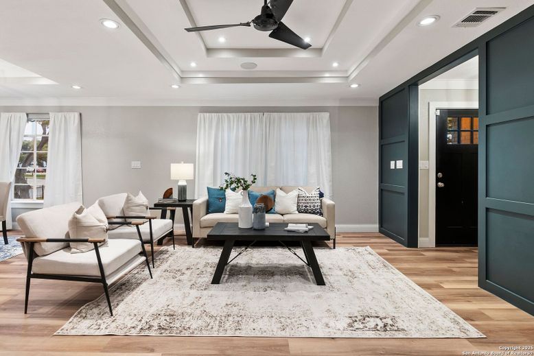 Interior, Living room, Recessed Lighting, Wood Texture Flooring