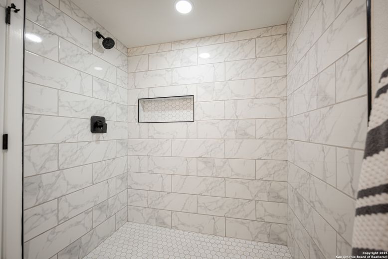 Bathroom, Interior, Marble Walls, Recessed Lighting
