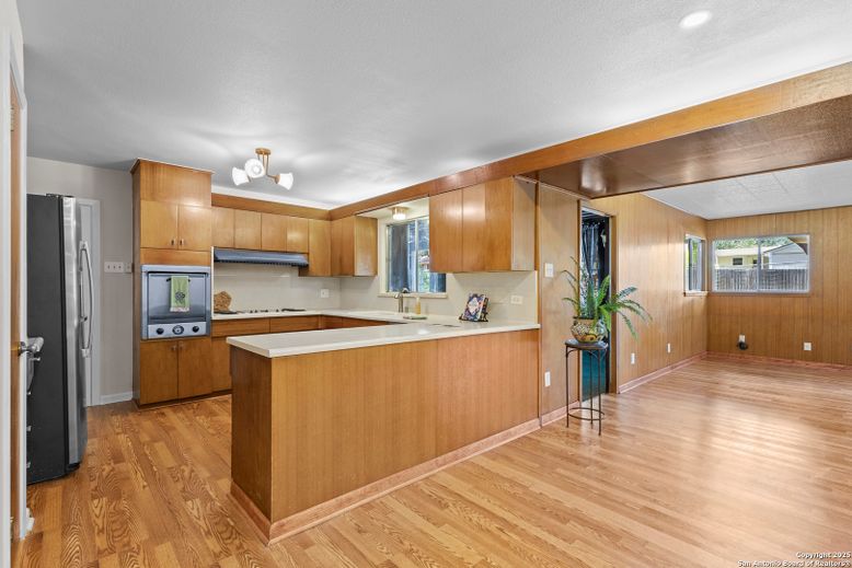 Interior, Kitchen, Recessed Lighting, Wood Texture Flooring