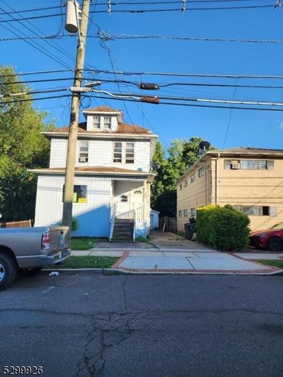 Exterior, Facade, Rowhouse